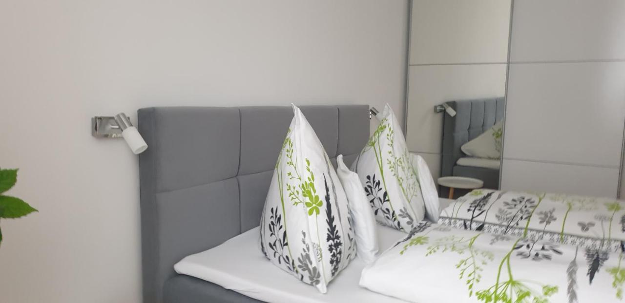 Topart Apartman Tapolca Exteriör bild