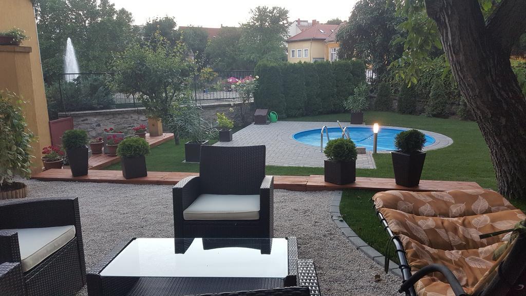 Topart Apartman Tapolca Exteriör bild