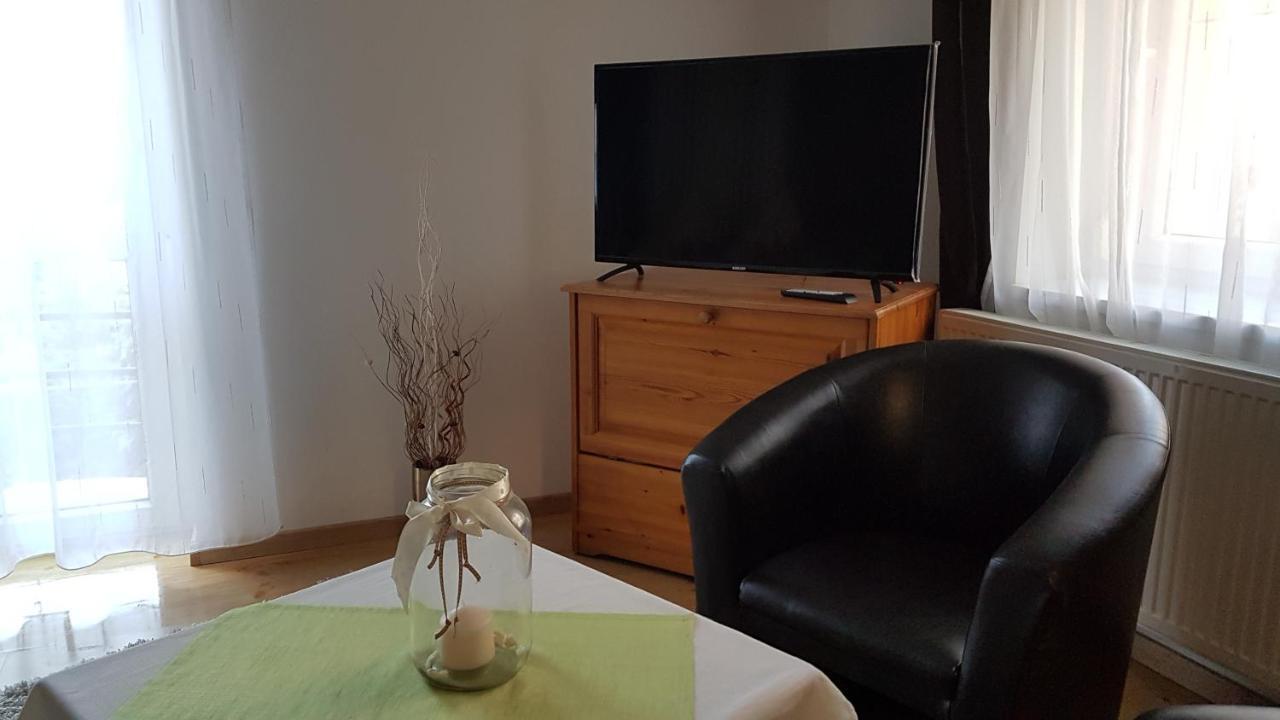 Topart Apartman Tapolca Exteriör bild