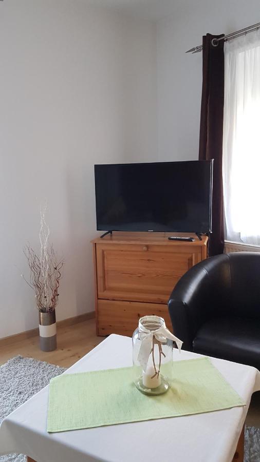 Topart Apartman Tapolca Exteriör bild