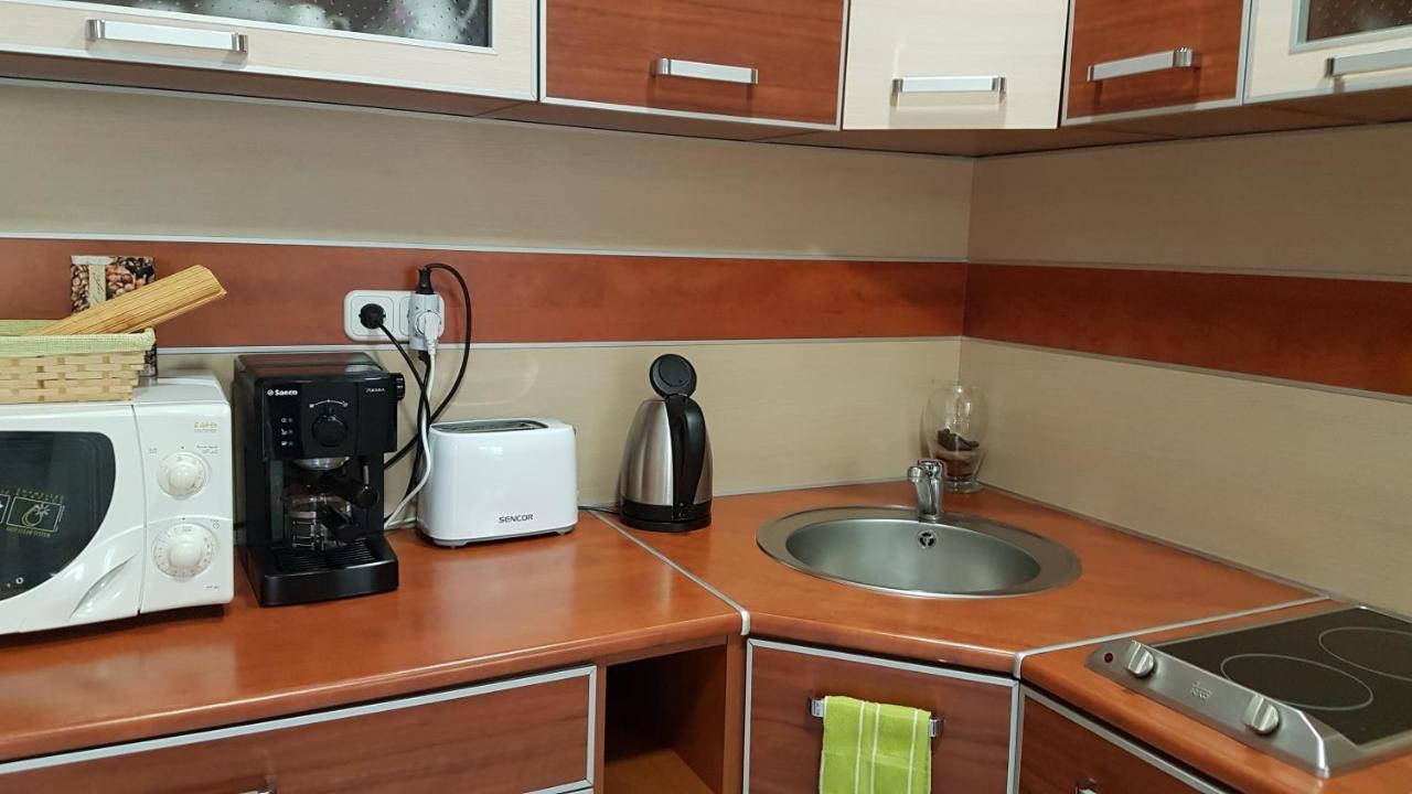 Topart Apartman Tapolca Exteriör bild