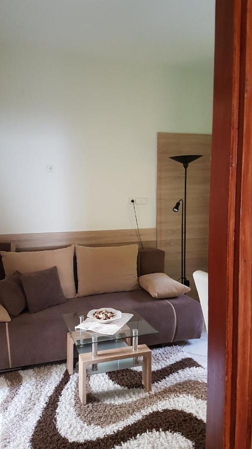 Topart Apartman Tapolca Exteriör bild